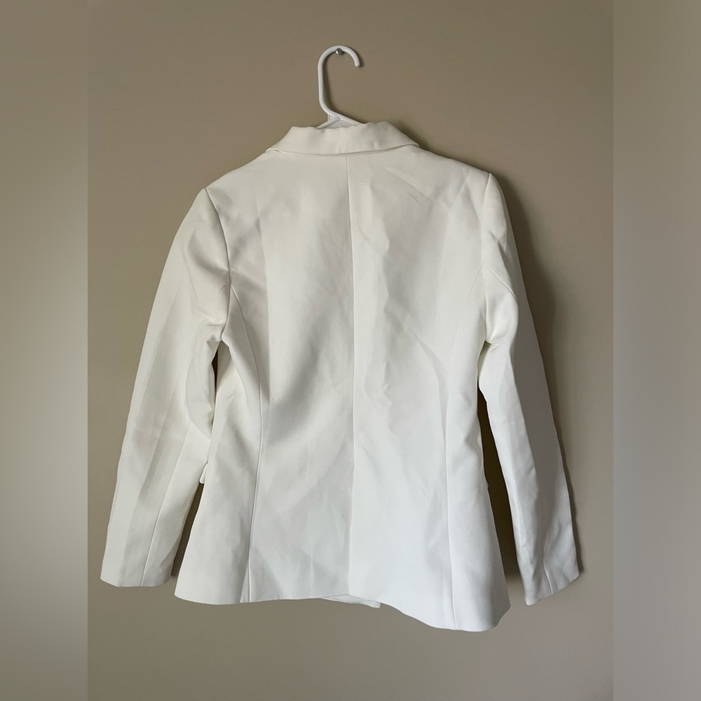 Oversized white double-breasted blazer with gold-tone buttons size small NWOT - Picture 4 of 7